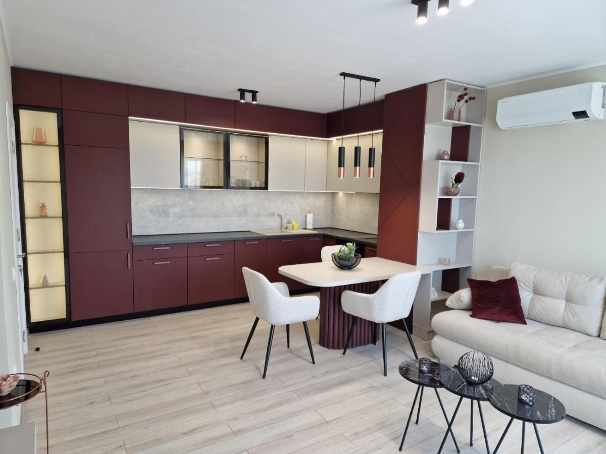 Papaya Apartments Varna Bagian luar foto