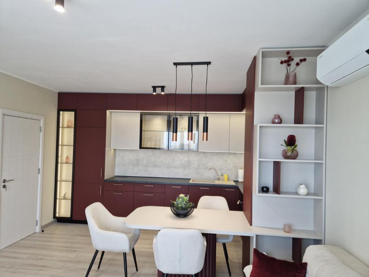 Papaya Apartments Varna Bagian luar foto